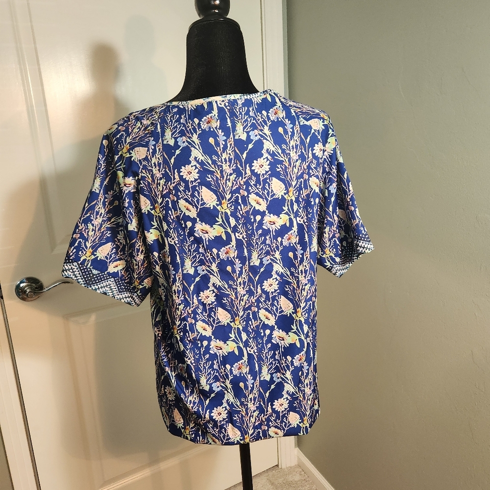 😀Bohemian Blue and Green V-Neck Top - Picture 4 of 7